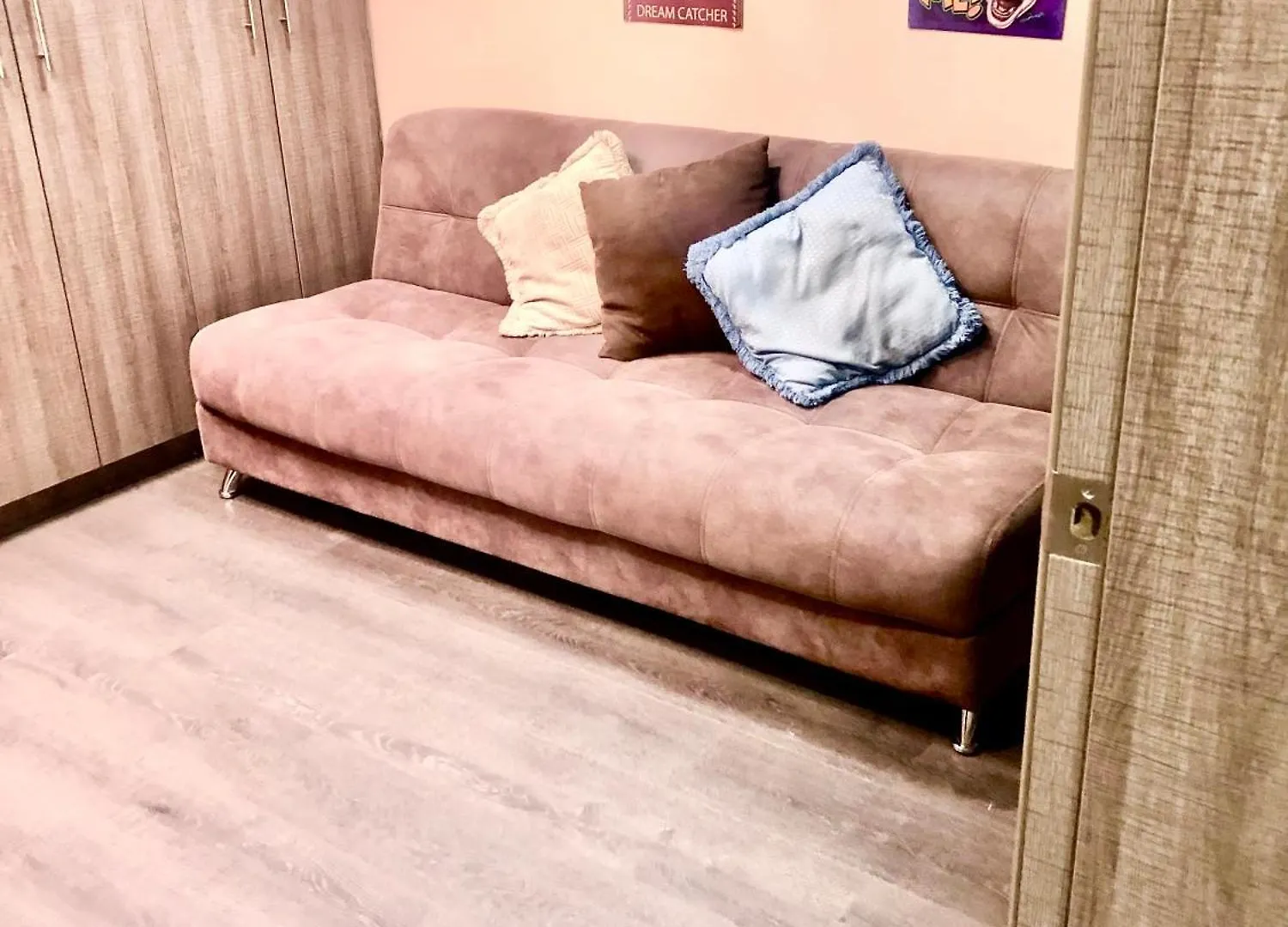 Apartamento A Una Cuadra De La Embajada Americana Y Hospital De Solca Apartment Quito